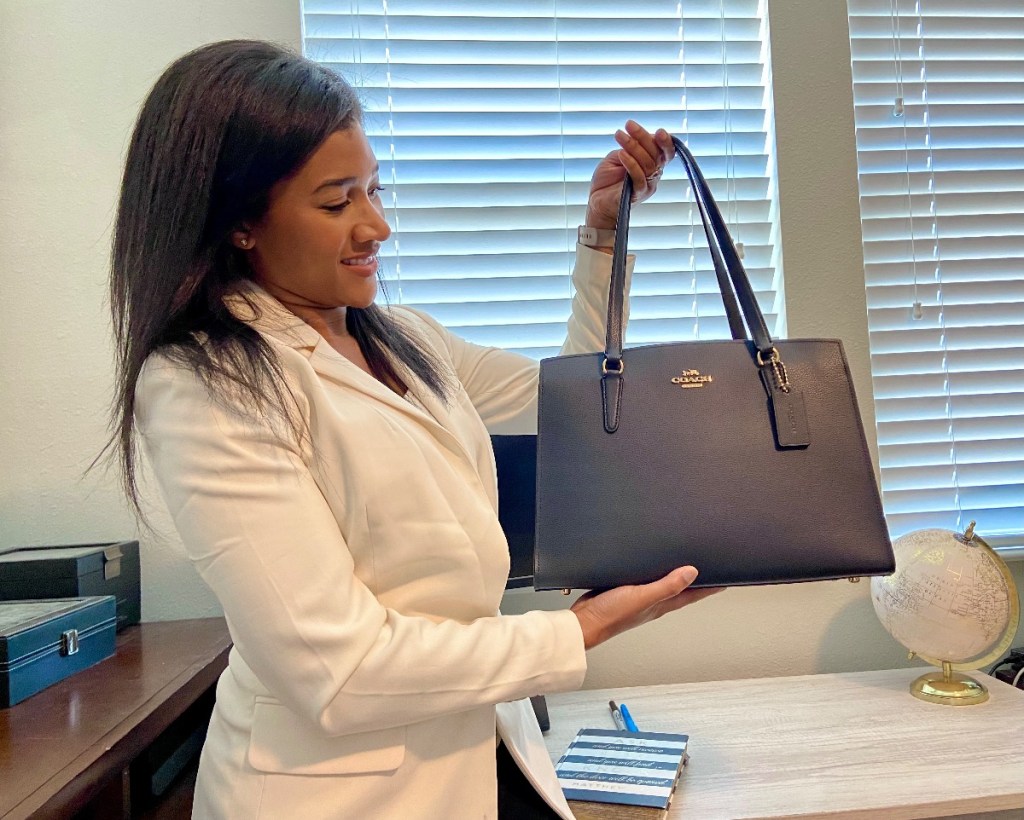 10 Essential Items to Keep in Your Work&nbsp;Bag